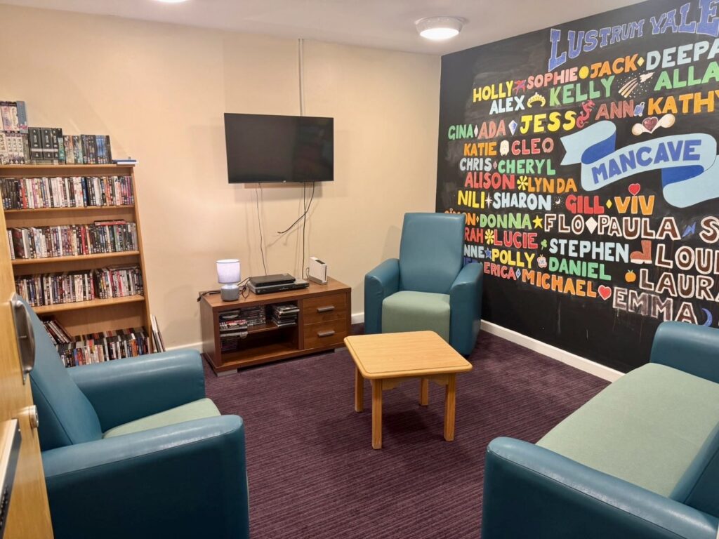 Male Lounge at Lustrum Vale