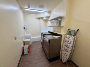 Laundry room (shared)
