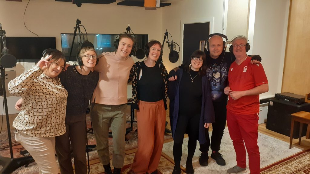 (L-R): Amanda, Debby Hill, Miriam Kitchen, Lucy McGuire, Candi Godbold, Bryn, Roger Bentley. Credit Tees, Esk and Wear Valleys NHS Foundation Trust.