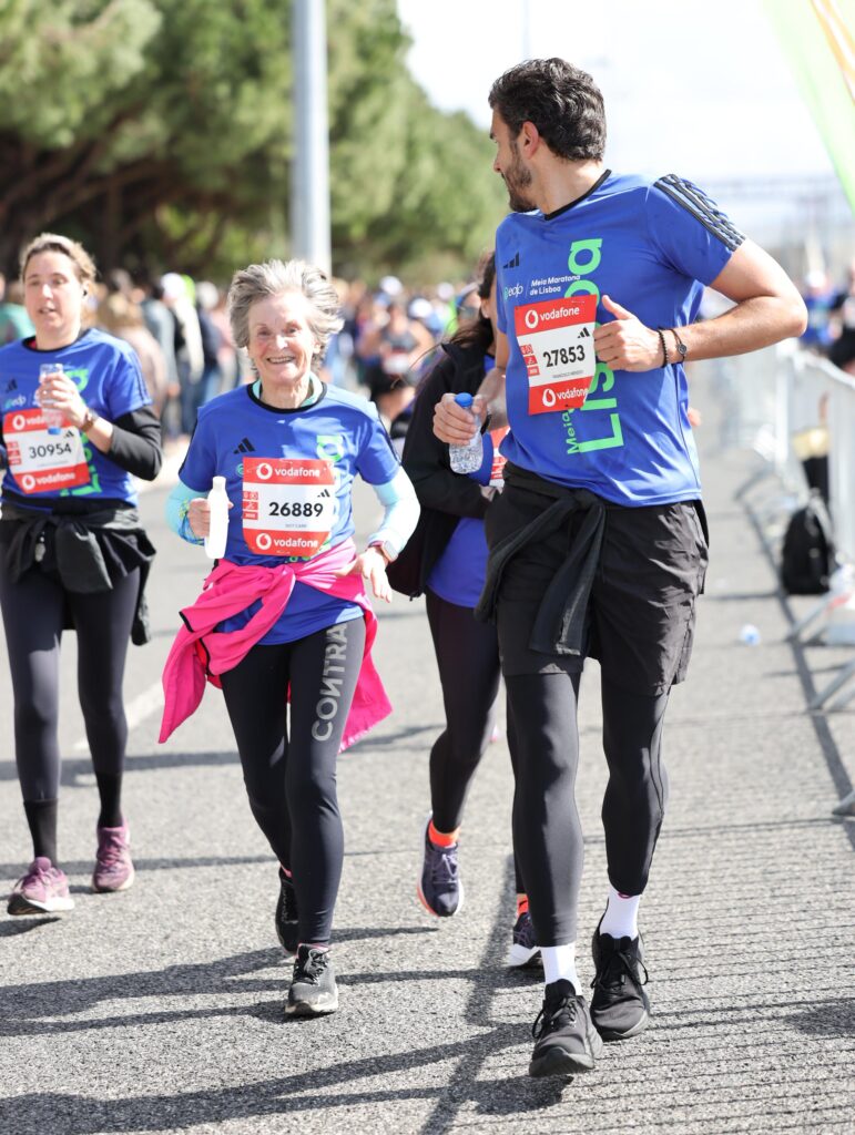 A picture of Dot Carr running the Lisbon 10k