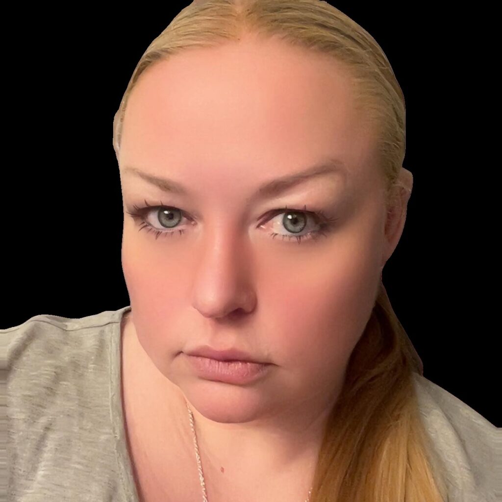 lady with blonde hair in a ponytail